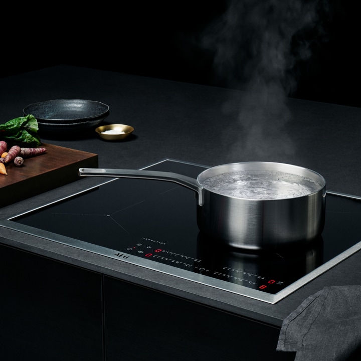 Panvice na indukčnom varnom paneli AEG